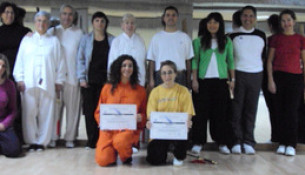 Dúas abonadas dos complexos aproban o exame de Cinturón Negro de Tai Chi