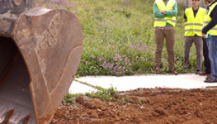Comezan as obras das dúas novas pistas de pádel de Sar