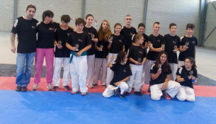 O club de Juancho Vázquez logra 14 medallas no Campionato Galego de Contact Karate