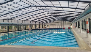 Dende o domingo 4 de setembro a piscina está cuberta por mal tempo