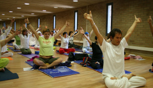Las instalaciones celebran el Día Mundial del Yoga con una clase de puertas abiertas